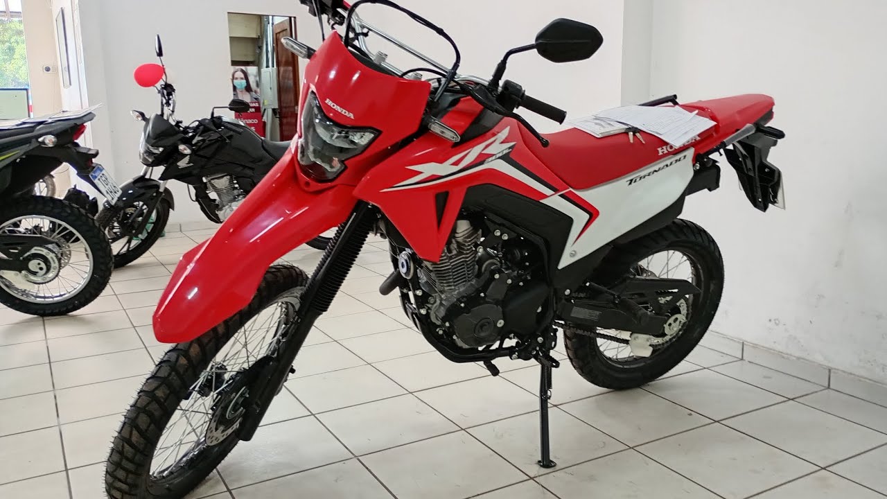 Honda Tornado 300.