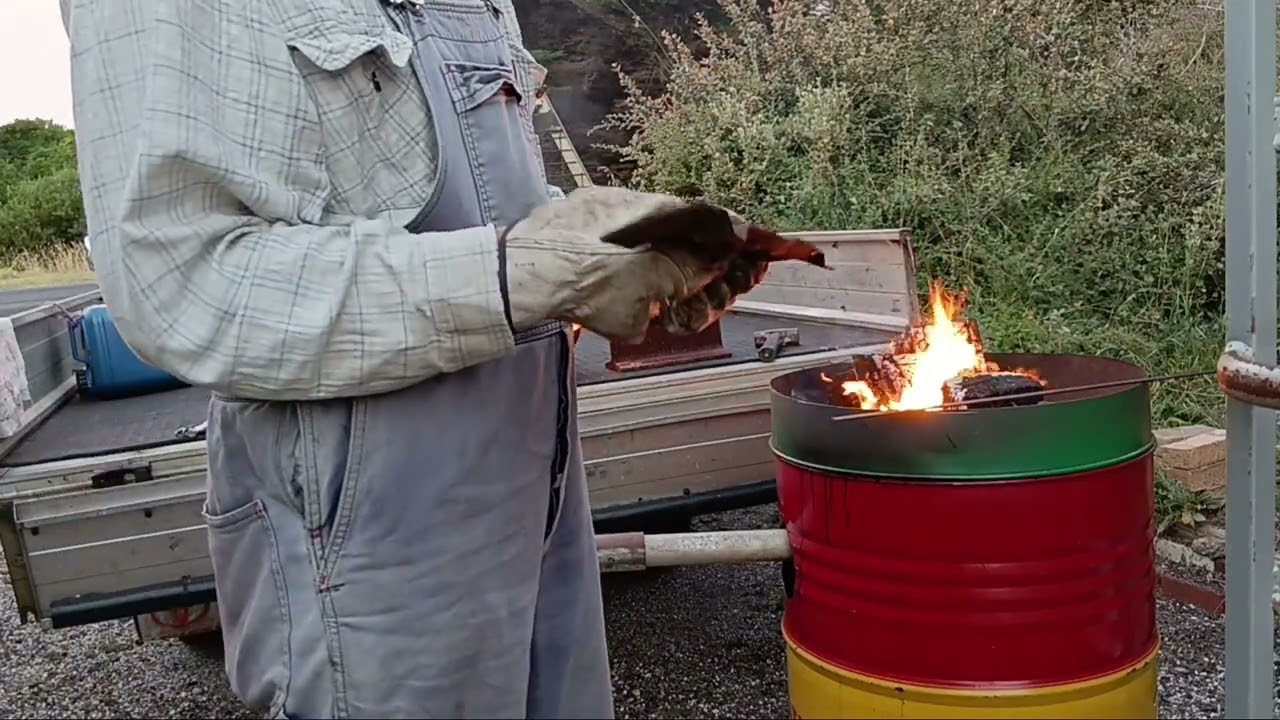 Blacksmithing 101 pt 2 Quenching the Blade