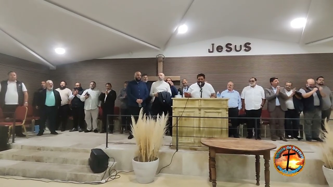 Los siervos con el presidente mayel (2025) 