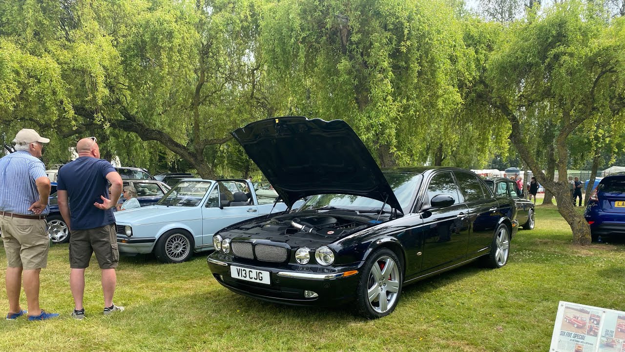 A good Sunday morning Jaguar XJR X350 at Birchgrove Garden Centre car show 18/6/2023
