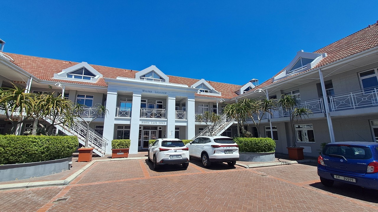 107m² Office to let in Century City