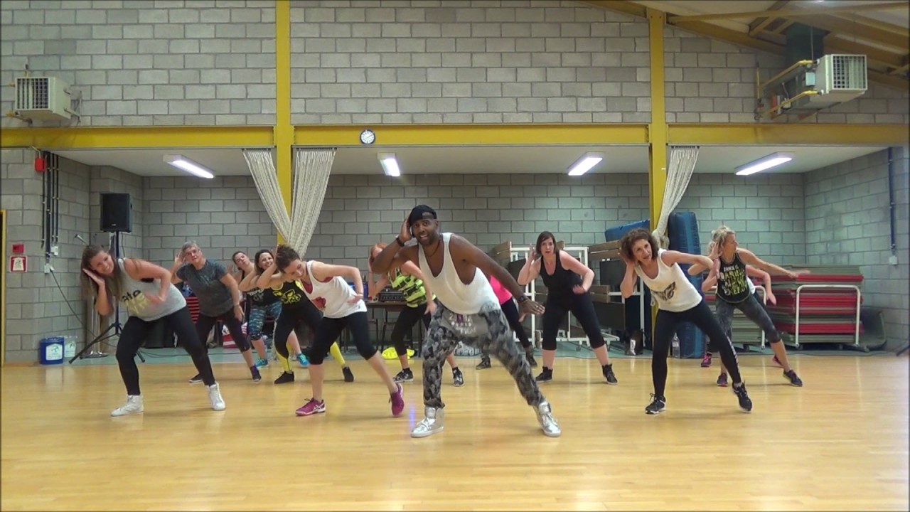 Daddy Yankee - Hula Hoop | Zumba Fitness