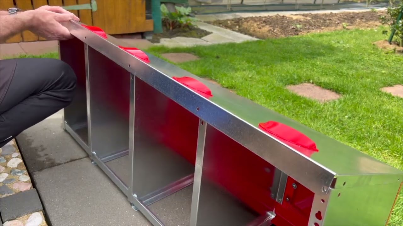 Poulailler mobile Free-Range 25 à 30 poules toit tôle de Copele - Montage avec Papy Nounn