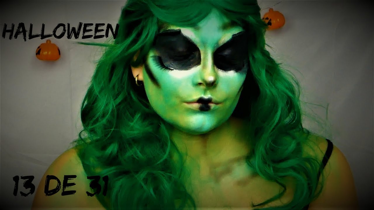 HALLOWEEN: ALIEN (artbeautychaos) | Cristina Black & White