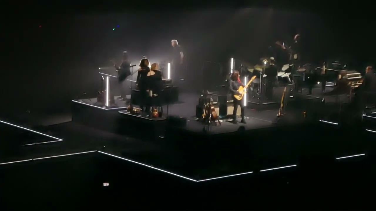 Roger Waters   Aug 2, 2022 Heritage Bank Arena Cincinnati Ohio USA 4K 60FPS Upscale