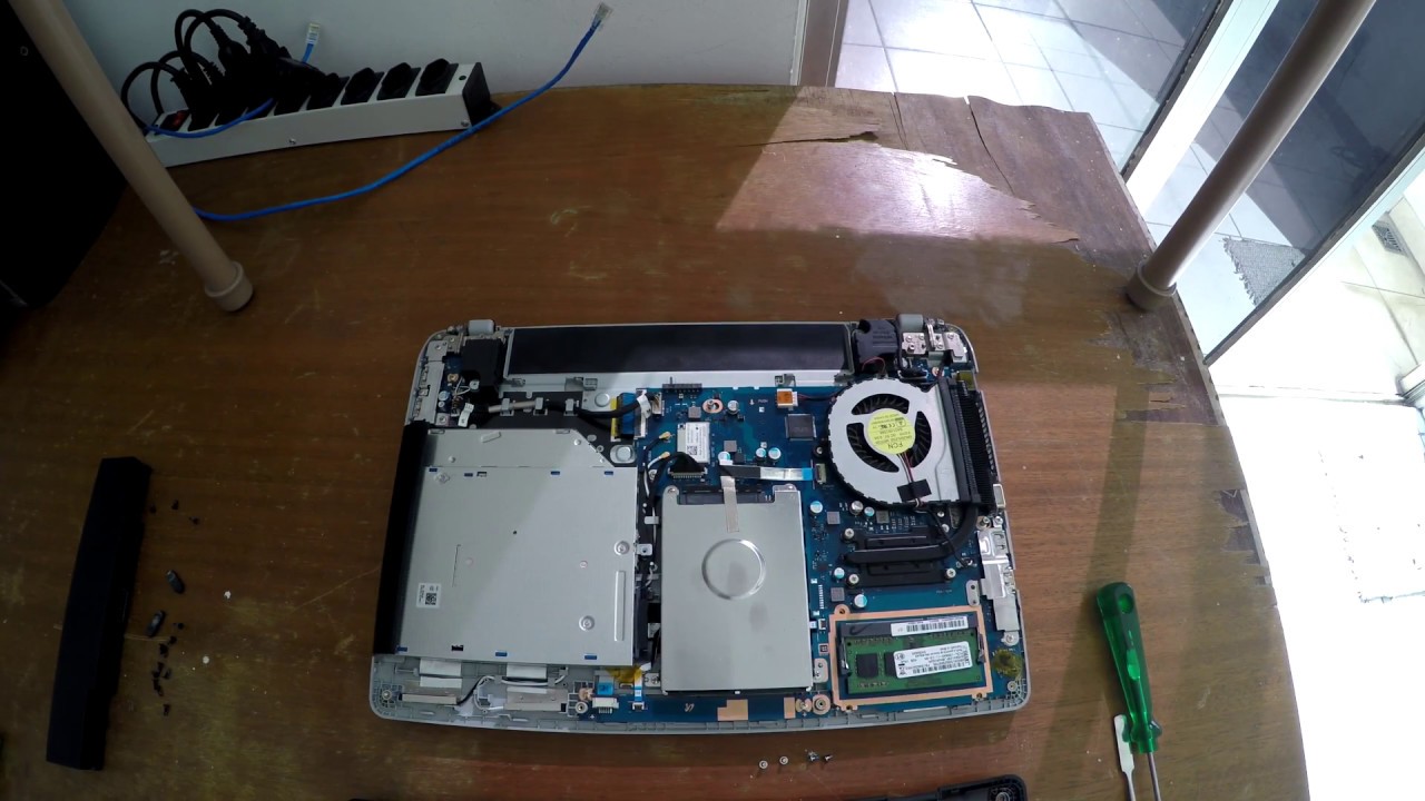 Samsung Ativ Book 3 NP370E4K-KD3BR - Desmontagem