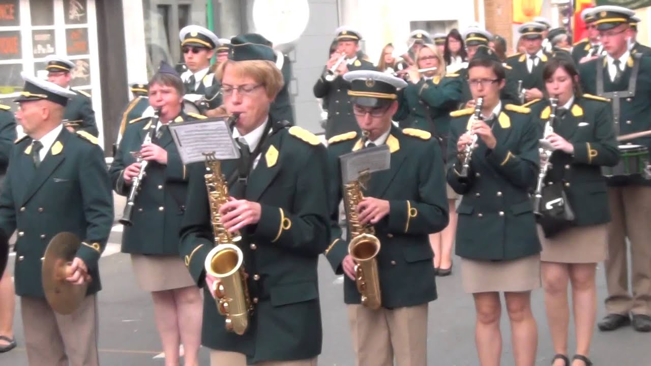 Royale union des fanfares st'cécile et ses majorettes de Moulbaix