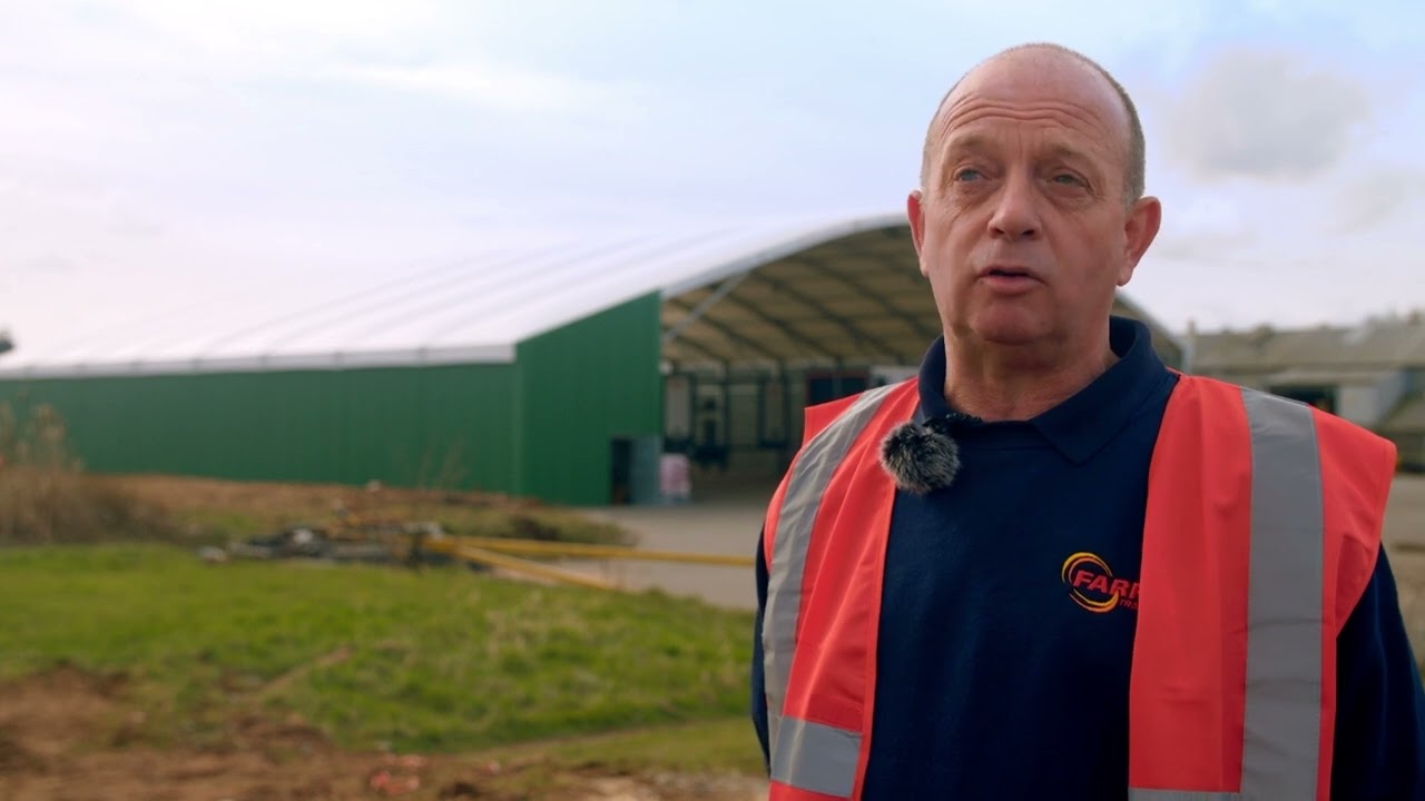 Spaciotempo's 40m curved loading canopy for Farrell Transport