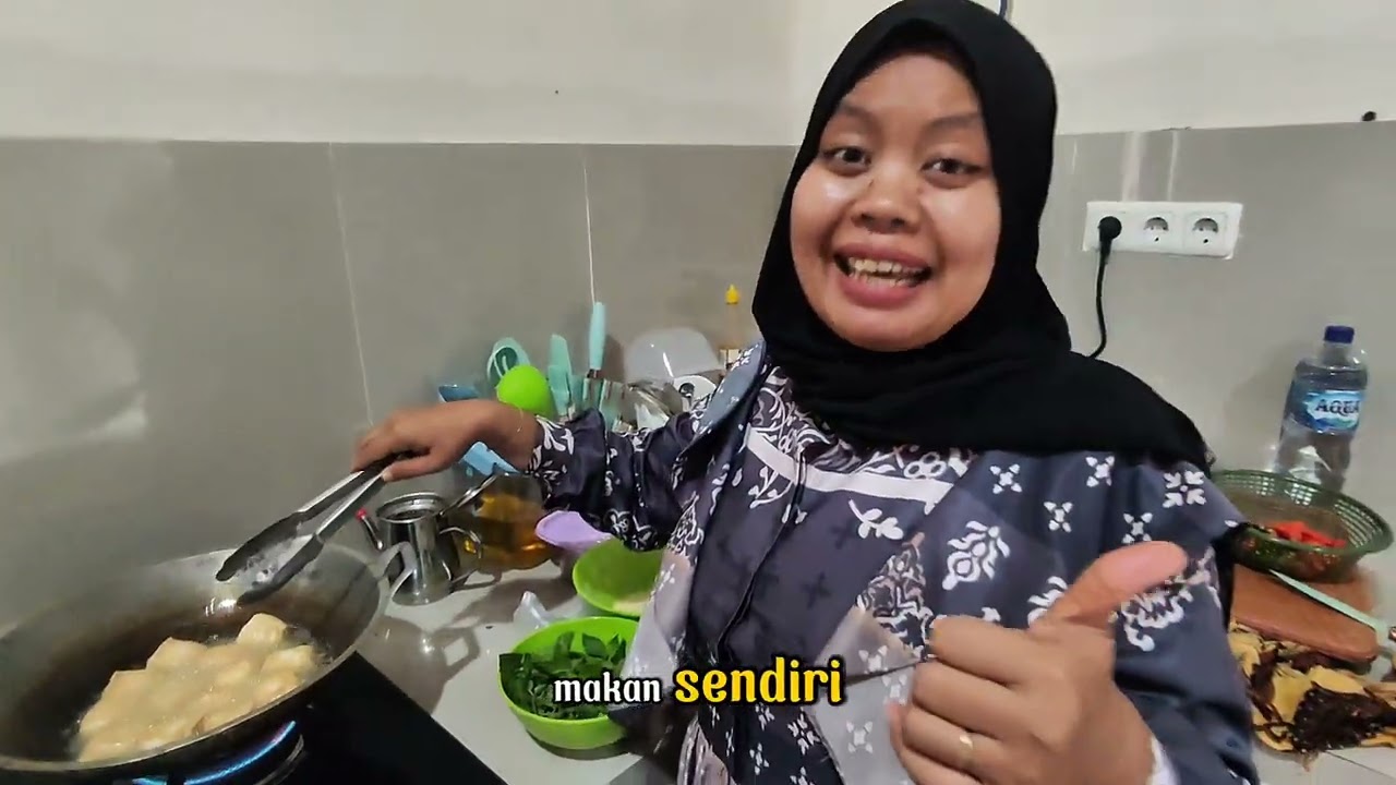 Bukan bukber yaa...itu prepegan bersama ibu2 guru cantik 🥰