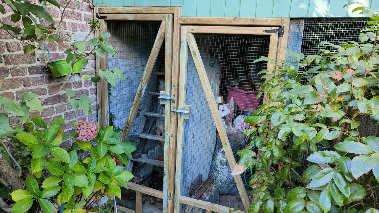 Fabriquer des portes grillagées pour poulailler ou autre