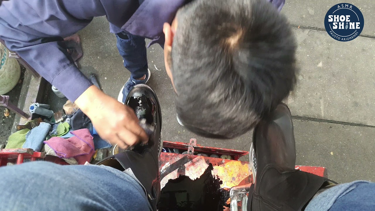 S4E165 Energic shoe shine service on black boots #mexico #ASMR #shoeshine #faustoarizmendi