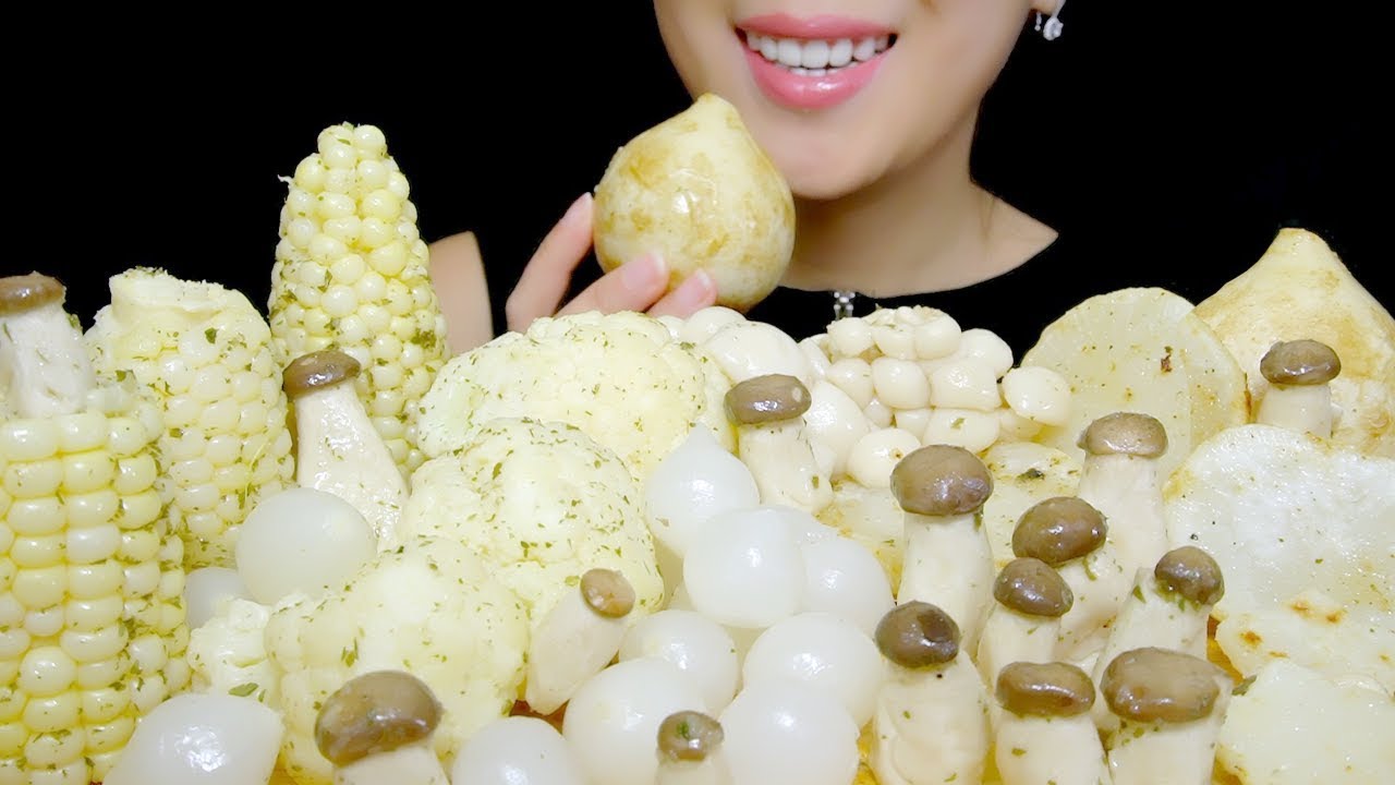 HEALTHY EATING ASMR: WHITE ROASTED VEGGIES PLATTER (CORN, MUSHROOMS,  ONIONS, TURNIP) | TracyN ASMR