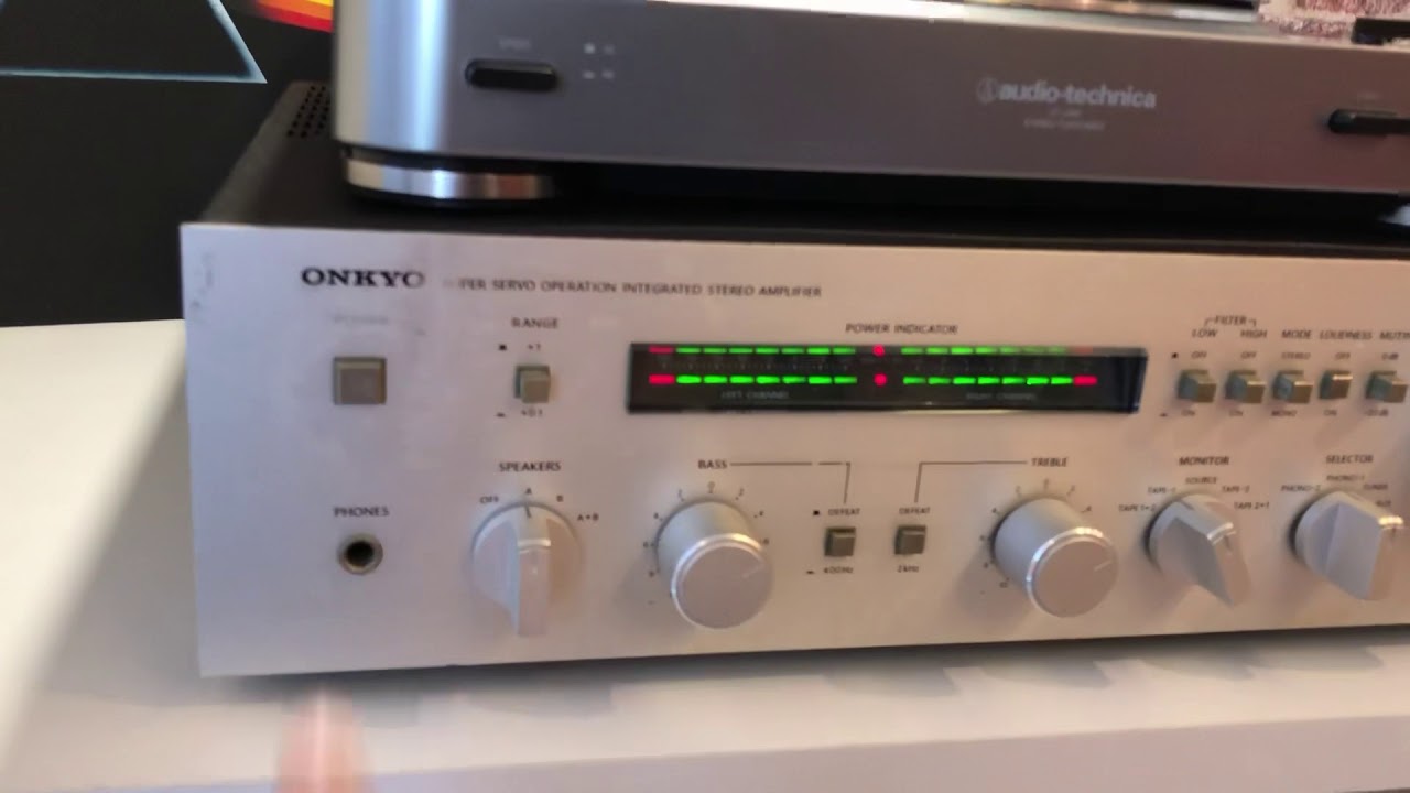 Amplifier  Vintage ONKYO A-7070 Intergrated and BOSS acoustimass 5 serie V