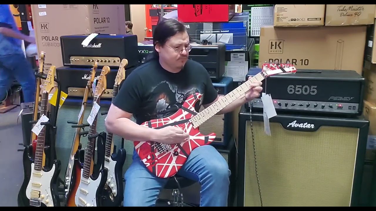 Quick Jam on a EVH Striped 5150 Through a Peavey 6505 '1992' Edition
