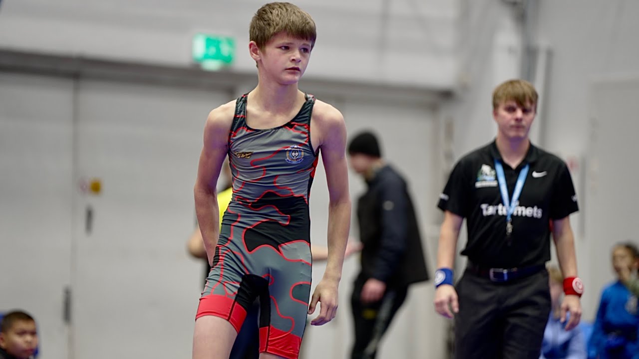 U15 Igor Tutskaniuk (UKR) vs Roman Okhenduskhevich (EST) 44kg. Greco-roman boys youth wrestling.