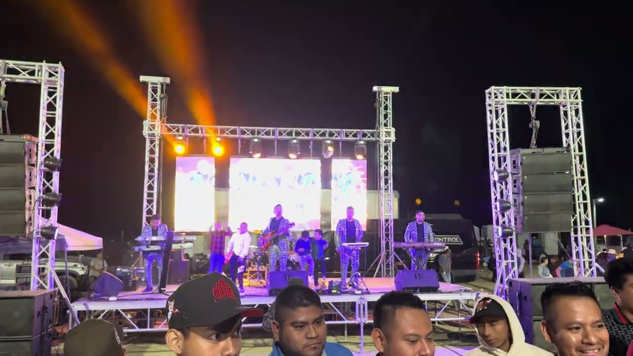 Grupo Sin Control - HuapasChilenas (EN VIVO)