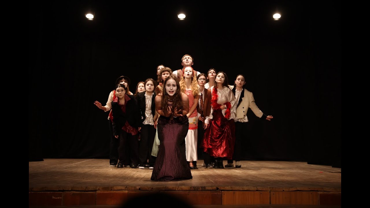 Spectacolul „Omul din Cerc”  de Matei Vișniec. Studioul teatral al Liceului „Spiru Haret”, Chișinău.