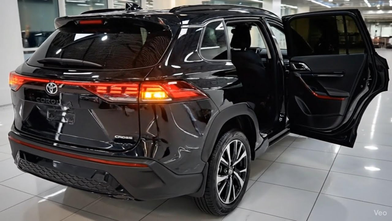 Volvo EX30 2027 против Toyota Corolla Cross &ndash; король электромобилей или гибридов?