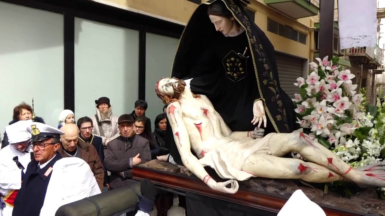 Sabato Santo - Processione Pietà (Corato 2015)