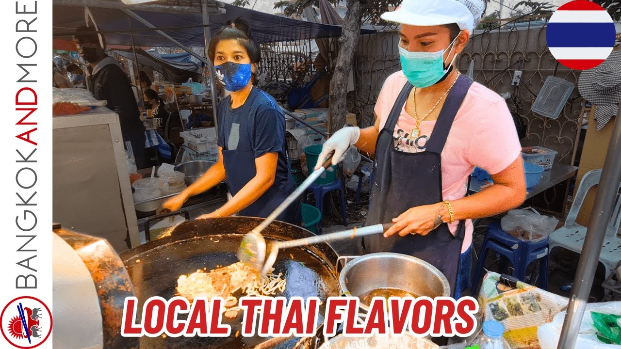 Samut Songkhram Night Market | Amazing Street Food Next to Maeklong Railway Market