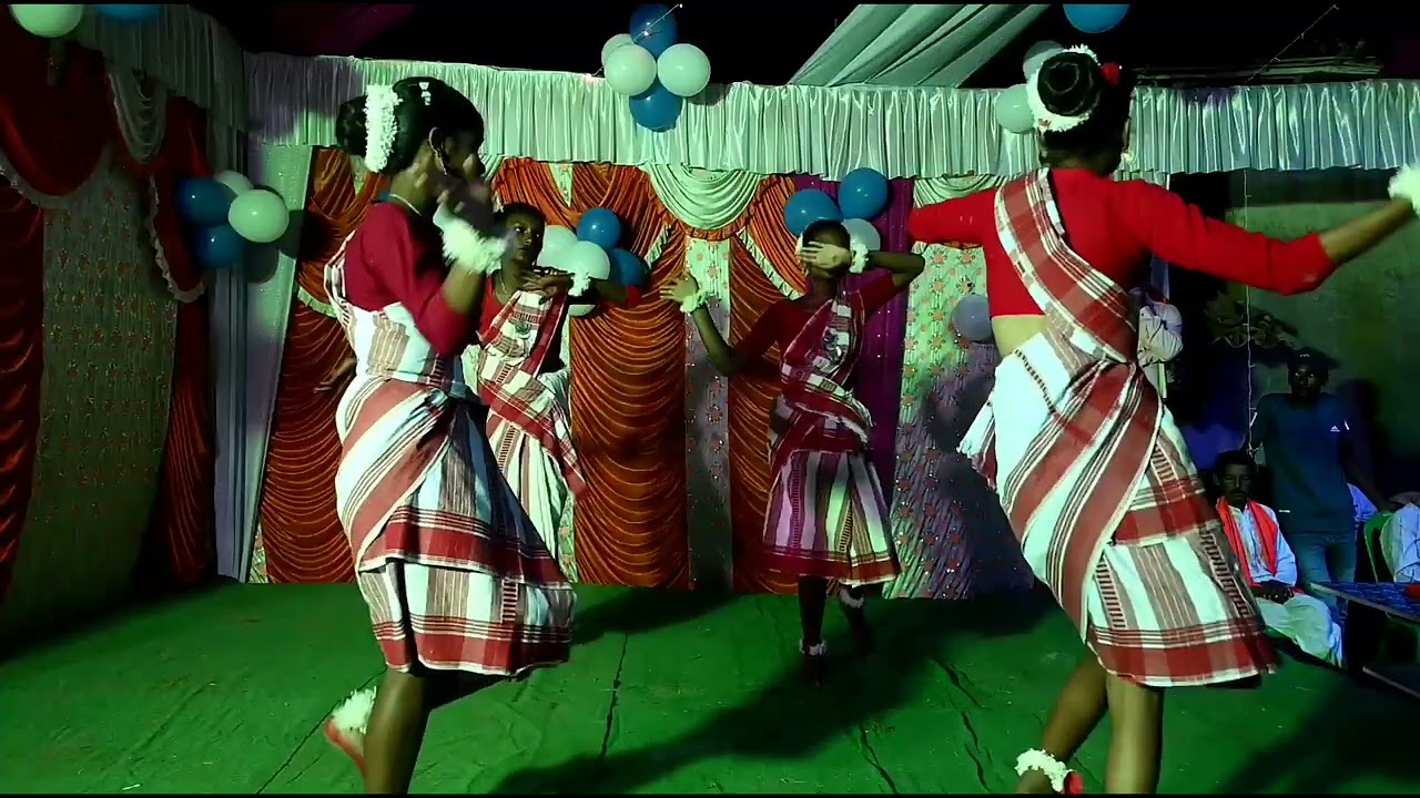 kitna sunder lage hamar Jharkhand //new nagpuri songs//Stage Dance on Karma