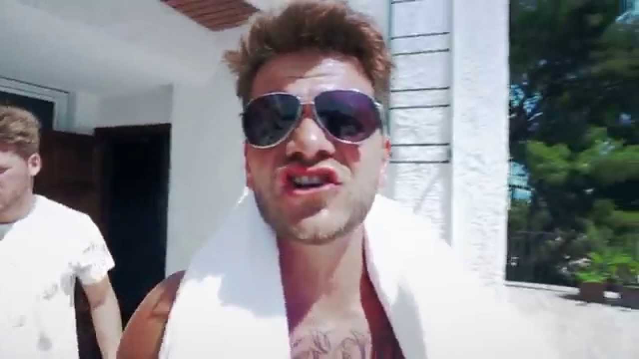 Keen'v feat Rayane Bensetti - J'ai Piscine (web clip officiel)