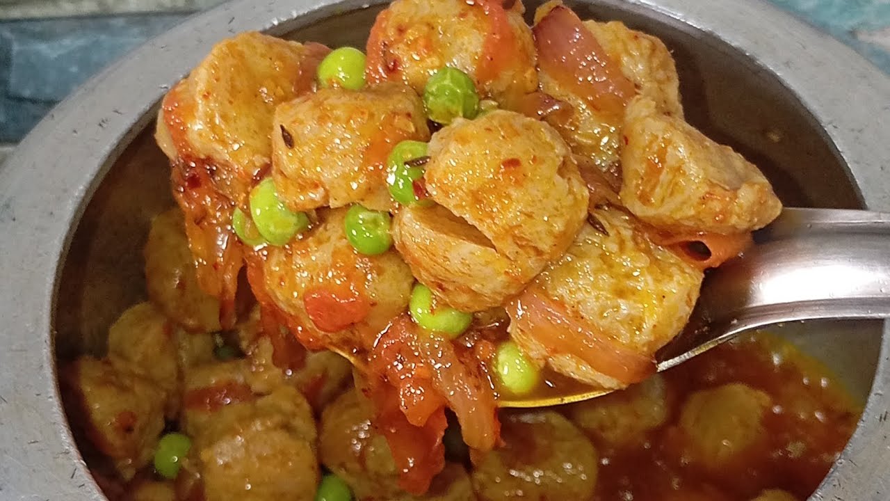 कूकर में झटपट वेज सोया पुलाव।Veg Soya Pulao। Soya Chunks Pulao। एक तम बिरयानी जैसे सोइयां बिन बनाई😋