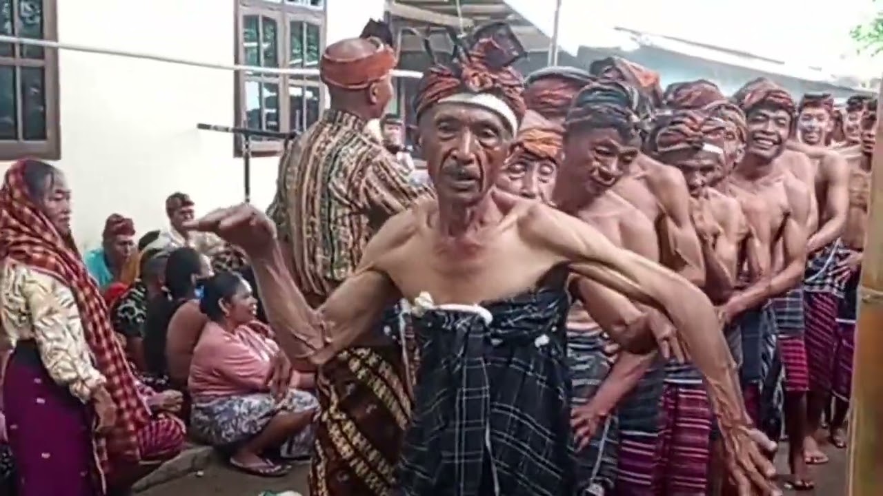 Melihat dari dekat tradisi suku sasak di lombok NTB