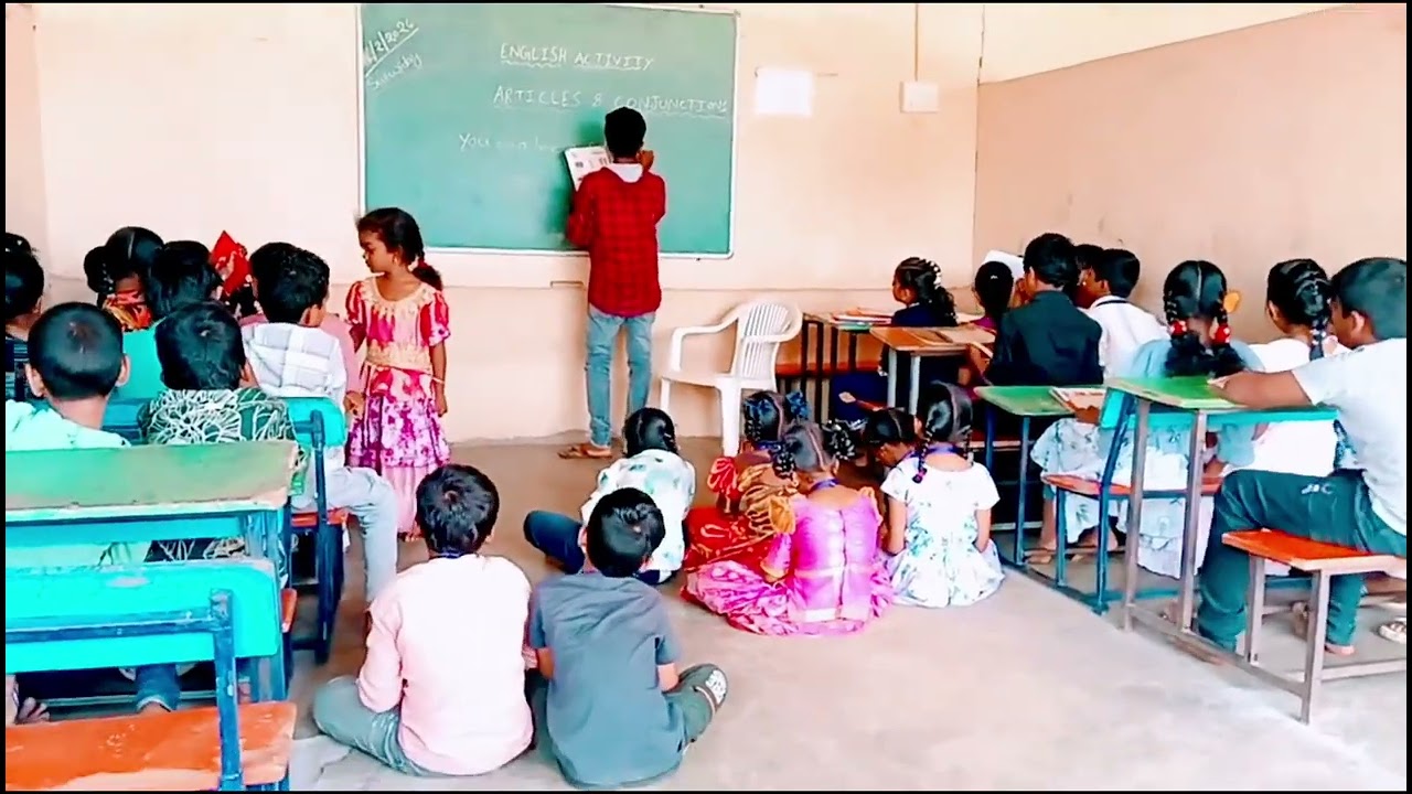 Our students doing a small English activity 😊😊 on articles and conjunction words🥰😊