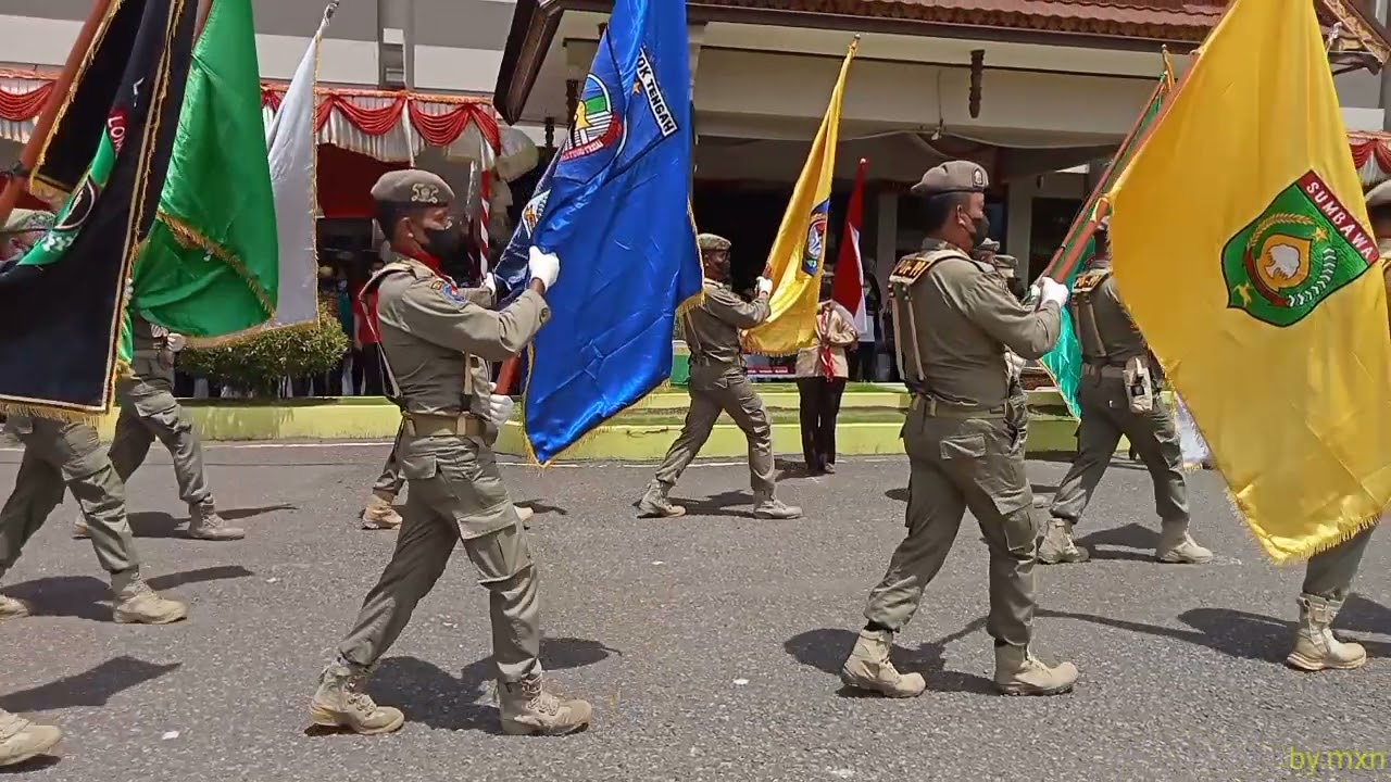 kirab pataka hut ntb ke-63 di sumbawa
