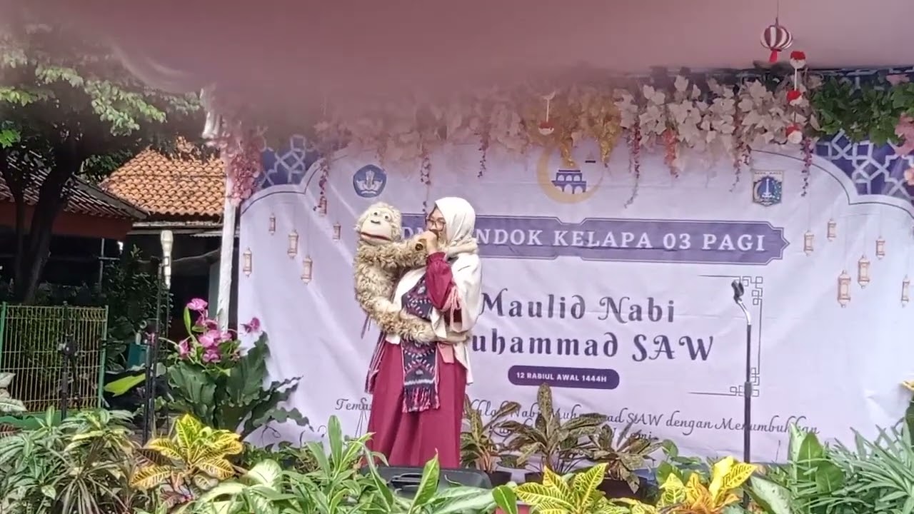 DONGENG KAK DINI DI ACARA MAULID NABI MUHAMMAD SAW DI SDN PONDOK KELAPA 03