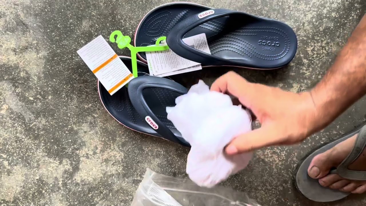 crocs Unisex Baya Black Flip Flops Thong Sandals
