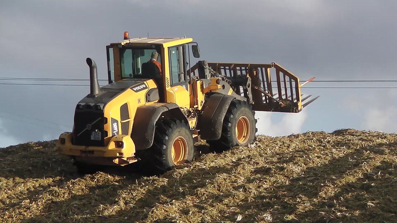 Tony O' Mahony at Maize 2014 (2) Volvo L60G
