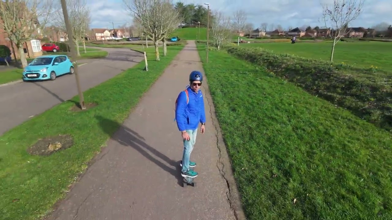 Trying Isinwheel V8 electric skateboard. Shot on DJI Neo 2