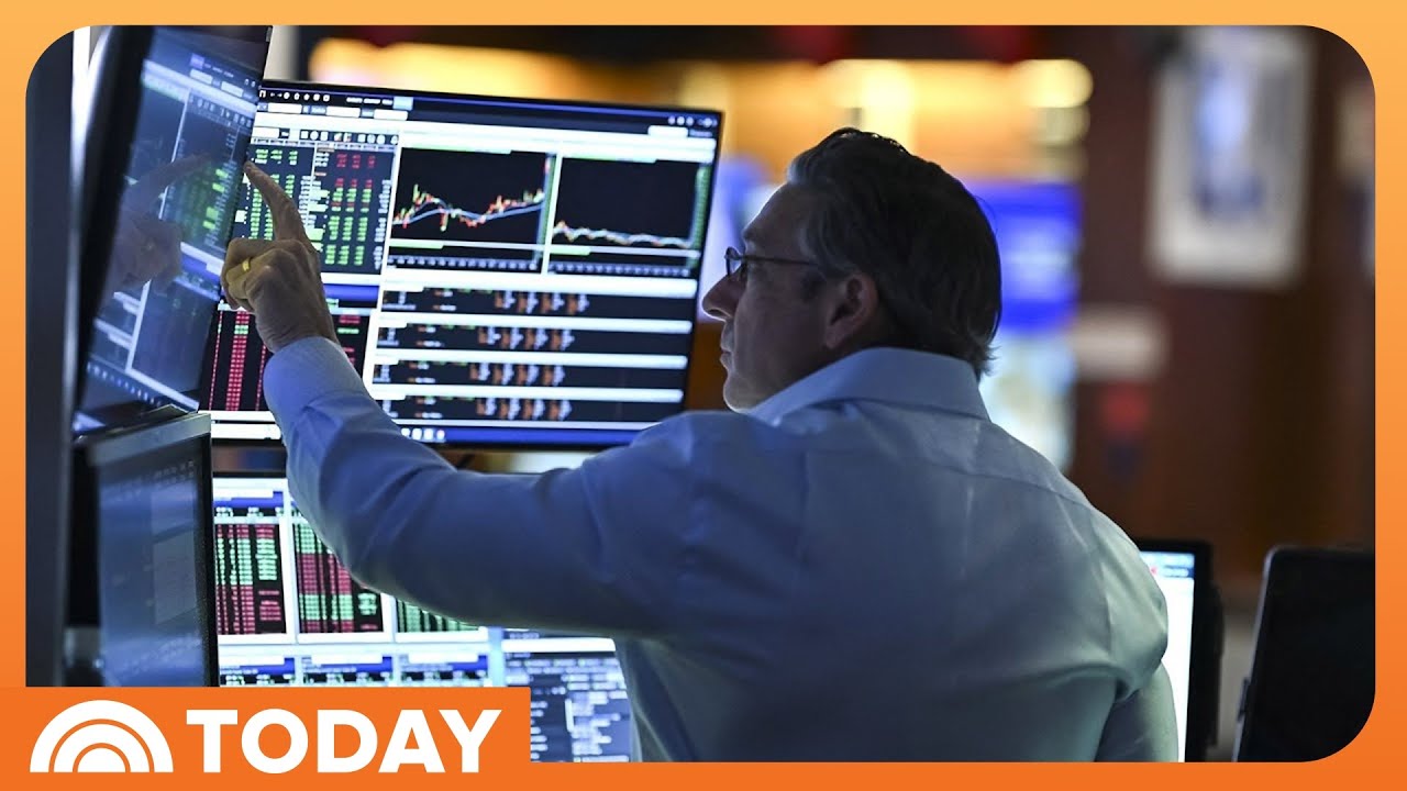Wall St. Has Worst Day in a Month, Driven by Rise in Foreclosures