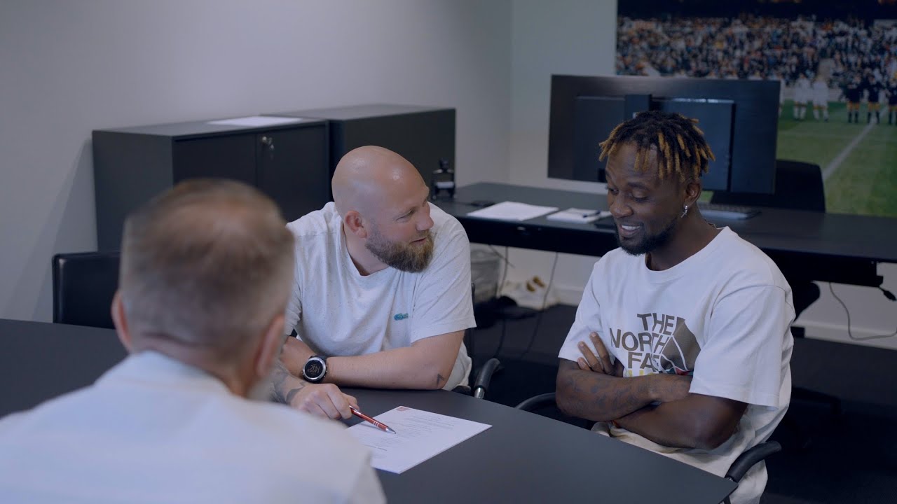Mohamed Buya Turays første dag i striber