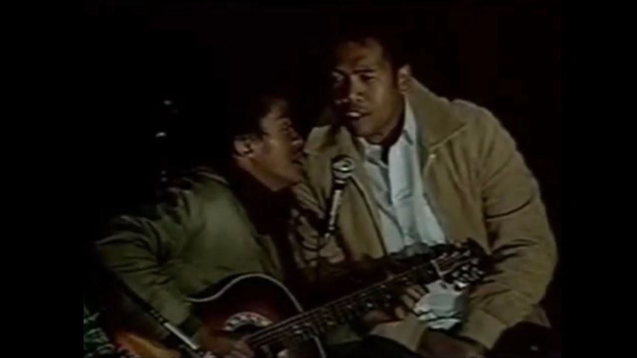Mahaleo • Fitia Vao Mitsiry | TVM 1982 #malagasysongs #madagascar