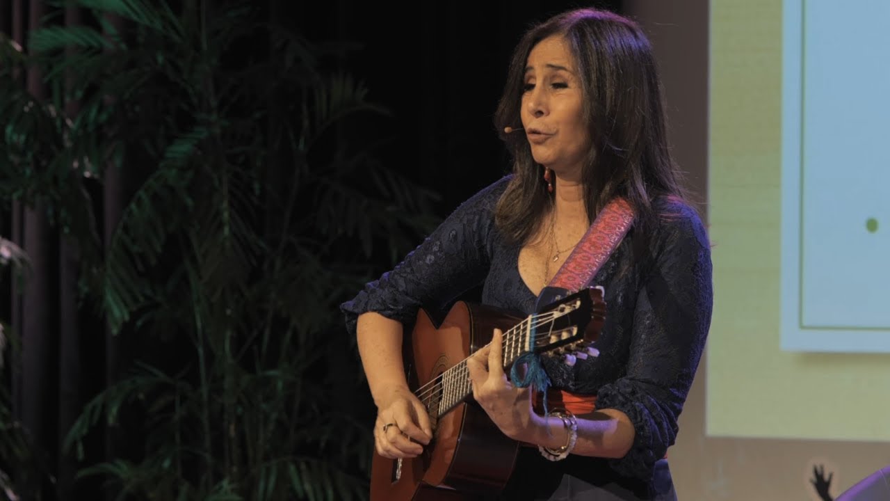 ¿Es la voz el espejo de mi alma? | Julie Freundt | TEDxLima