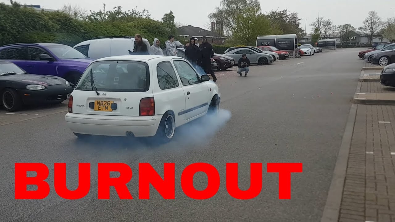 LOTS OF BURNOUTS at car meet - Scunthorpe (DMCUK)