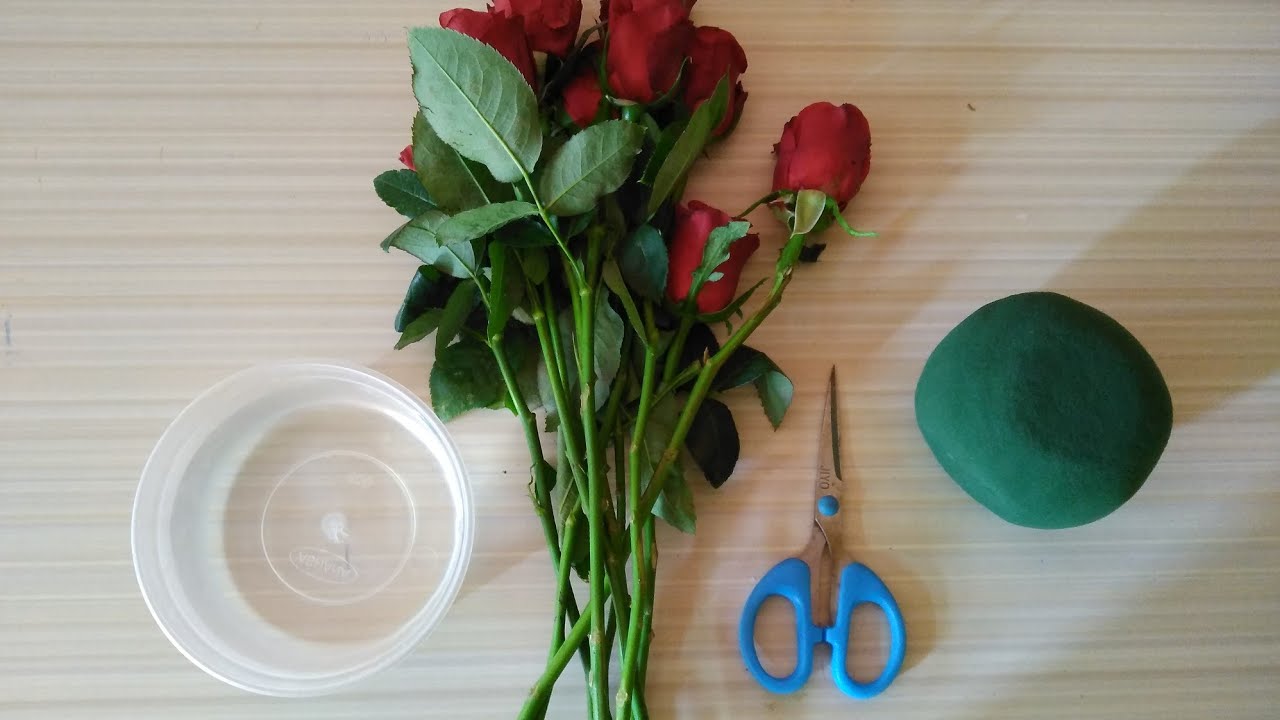 Simple flower designing with rose flowers at home !! How to do sponge flower designing at your home.