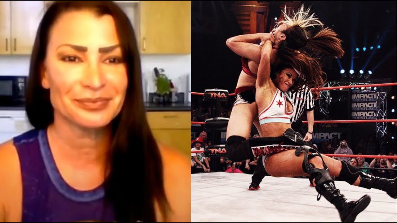 Making A Finisher: Victoria's Widow's Peak