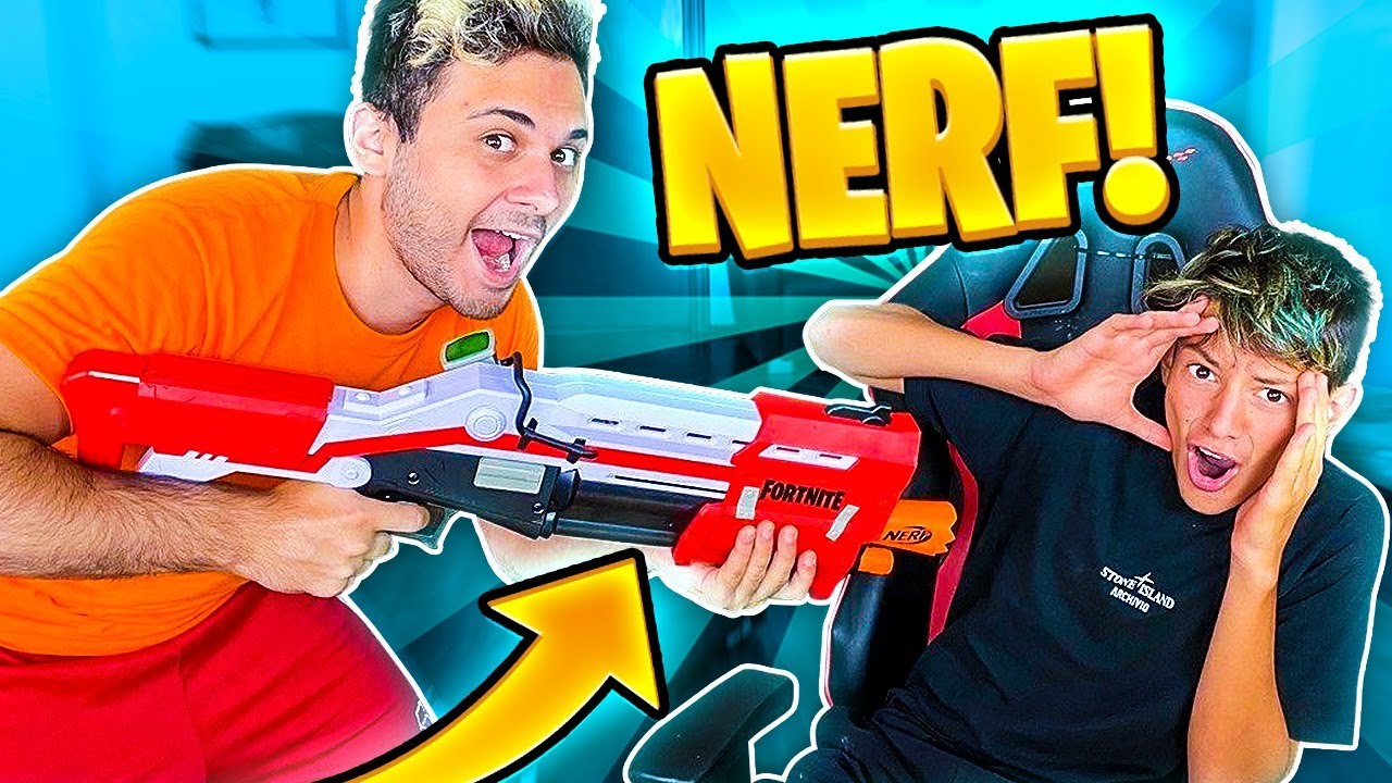 SCHERZO a CAP😂 GLI SPARO CON I NERF per 24 ORE nella VILLA degli YOUTUBERS🏡