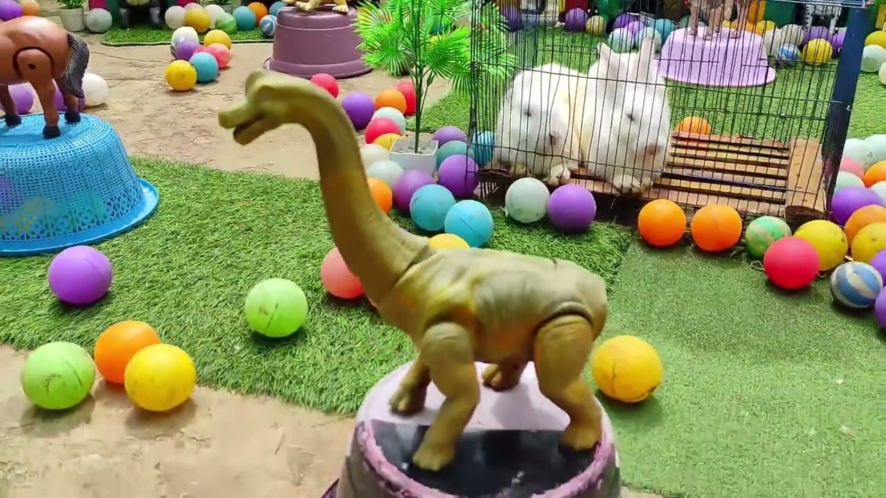 Милые радужные цыплята ярких цветов || Красочная сцена с игрушечными радужными цыплятами