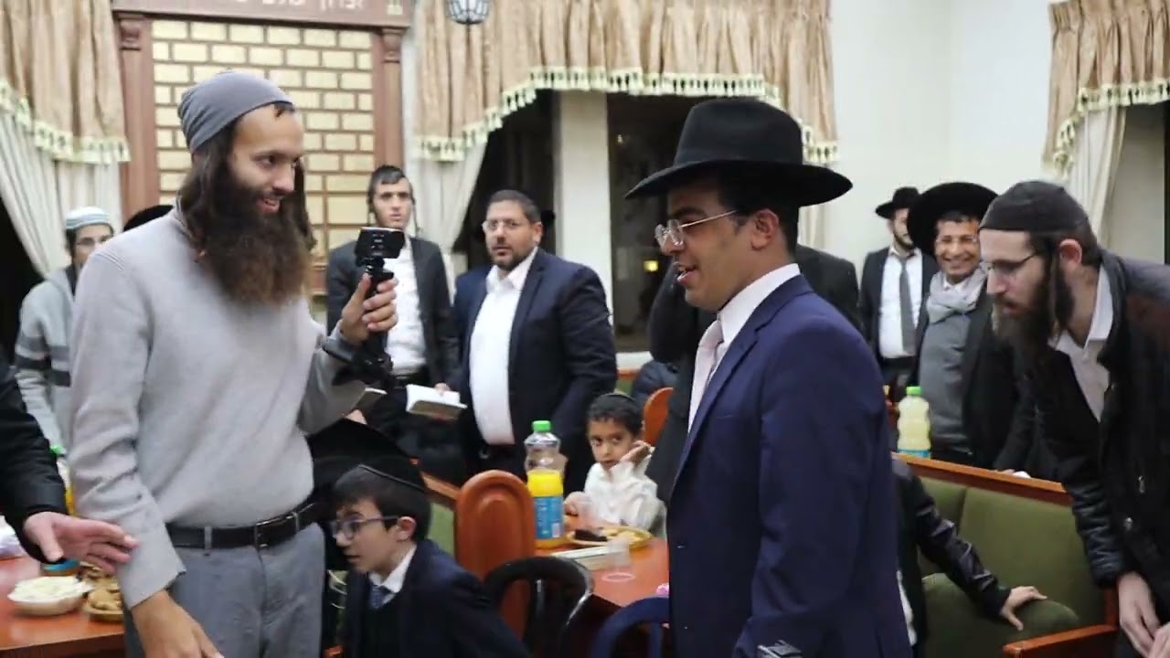 טקס הלבשת חתן כמנהג תימן - הגאון הגדול הרב פנחס קורח עם החתן הרב שילה רזיאל | מוצ