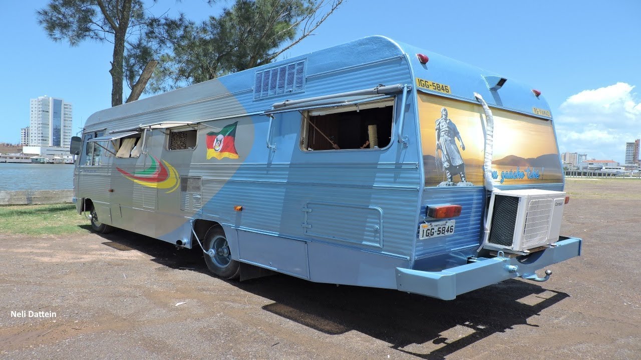 Motorhome Turiscar, Modelo Riviera, MB 608, 1983,  Rodi e Priscila.