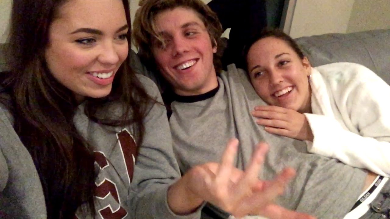 SPIN THE BOTTLE! Vlogmas Day 5