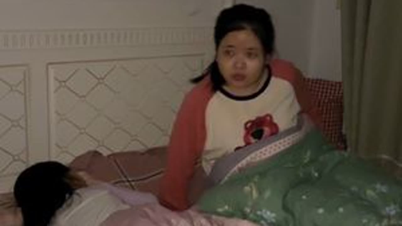 凌晨00:10分一年级小朋友哄睡后刚刚眯了一会，突然就听到铛铛敲门声#vlog十亿流量扶持计划 #内容太过真实 #记录真实生活 #圆脸嘉嘉