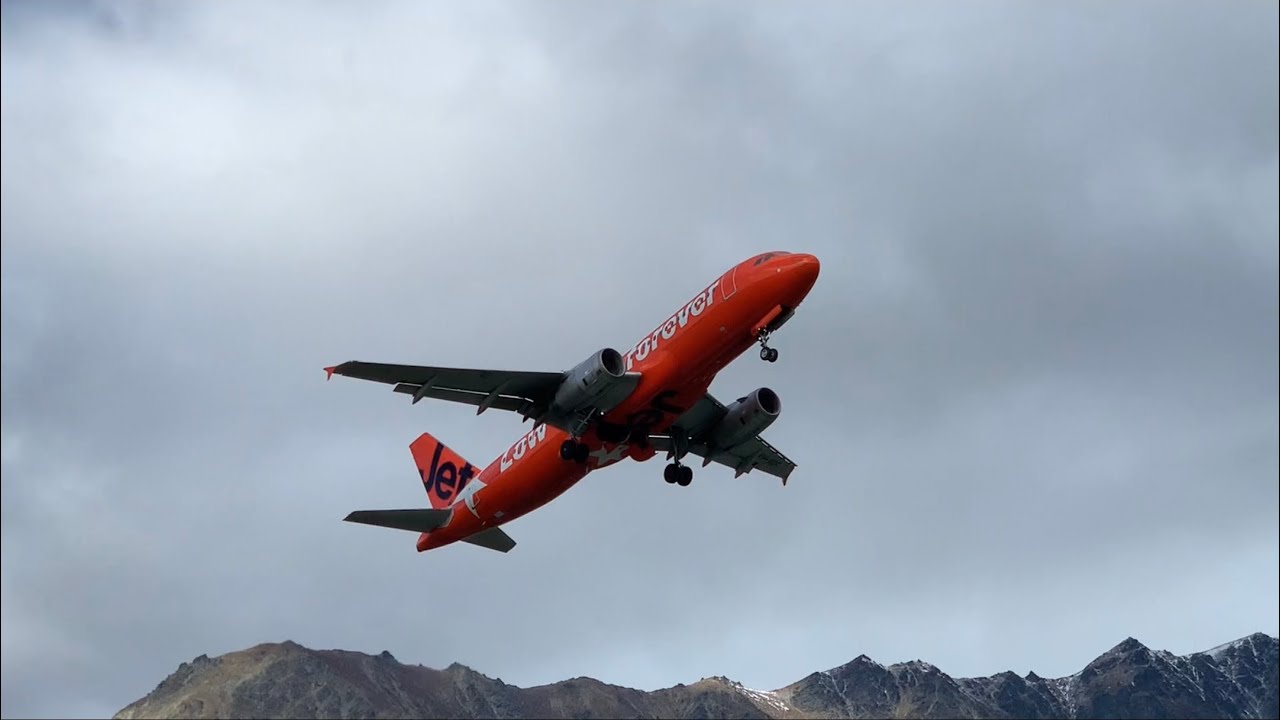 Queenstown airport plane spotting