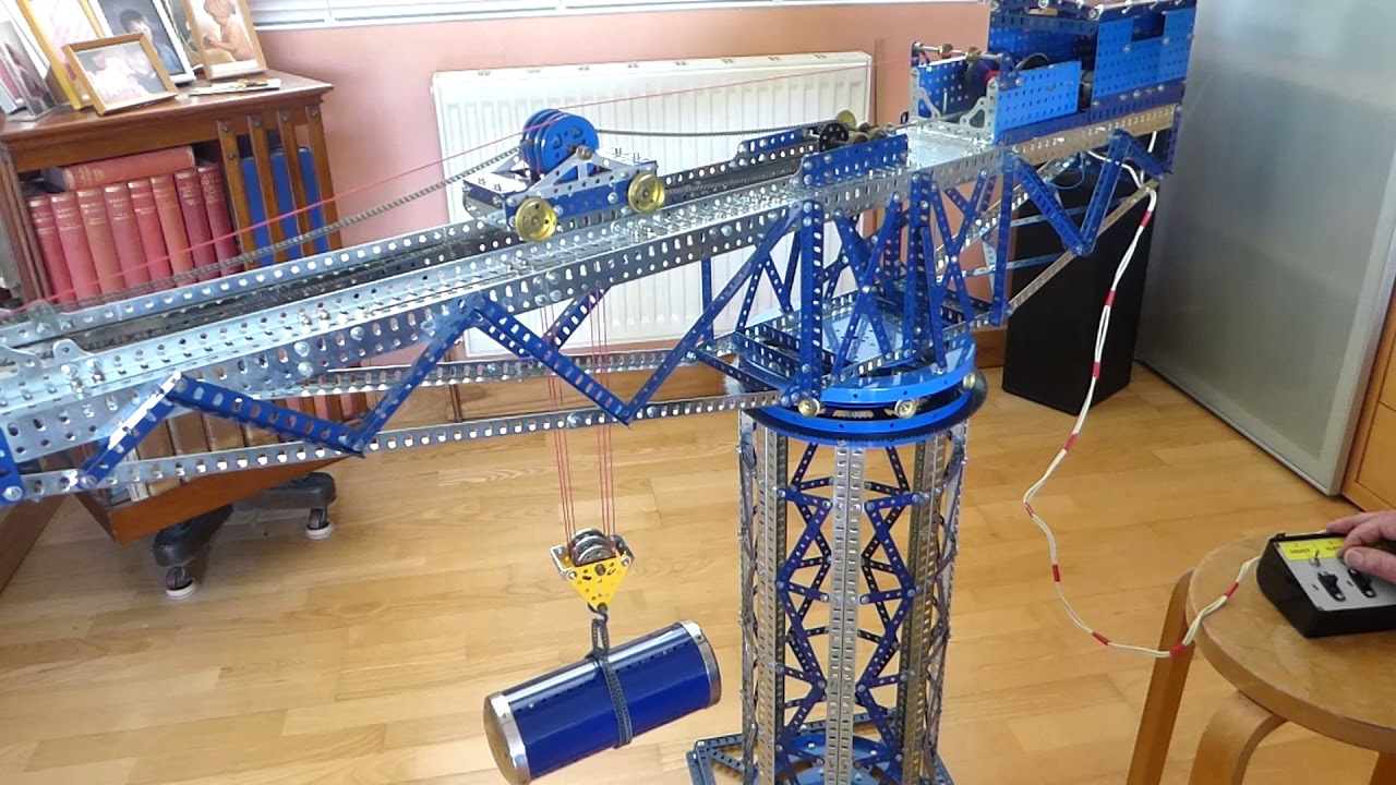 1942 Meccano Hammer head crane