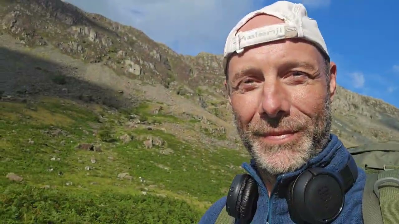 Прогуляйтесь и поговорите через перевал Хонистер и проведите дикий кемпинг в Баттермире #выскажит...